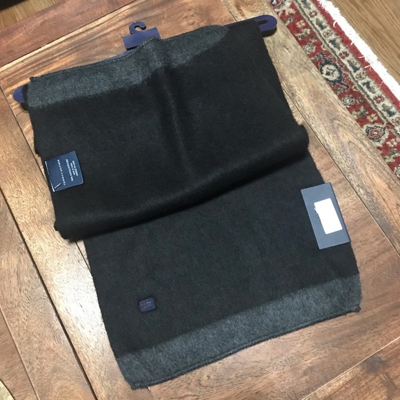 Tommy Hilfiger Men’s Scarf - Picture 3 of 7